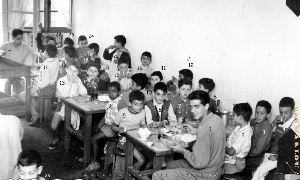 VILLE D ORAN ORE LUCHON 1954 LE REFECTOIRE N01.JPG